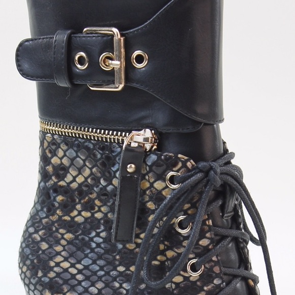 Last 2!  Italina 4” Black Python Snake Bootie - Picture 3 of 7